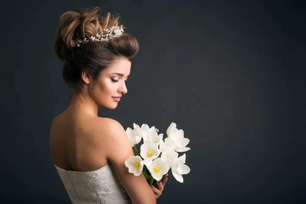 How To Make Elegant Wedding Hairstyles: A Step-By-Step Guide